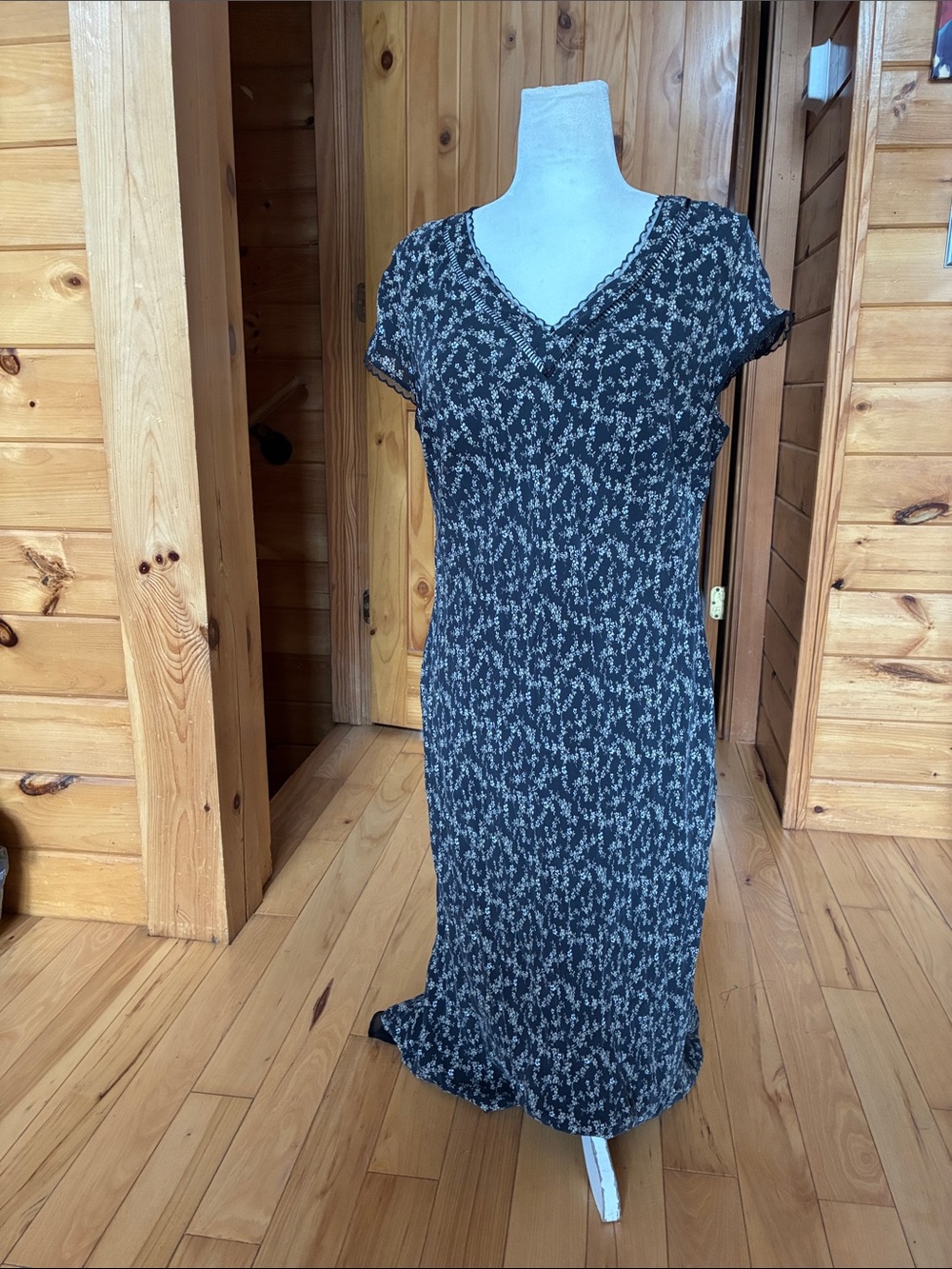 Silk ditsy floral vintage 90’s y2k midi dress
